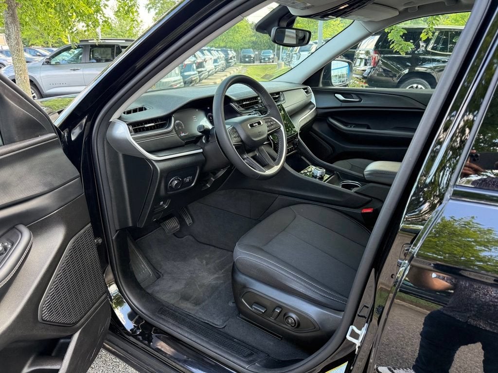 2023 Jeep Grand Cherokee Laredo X
