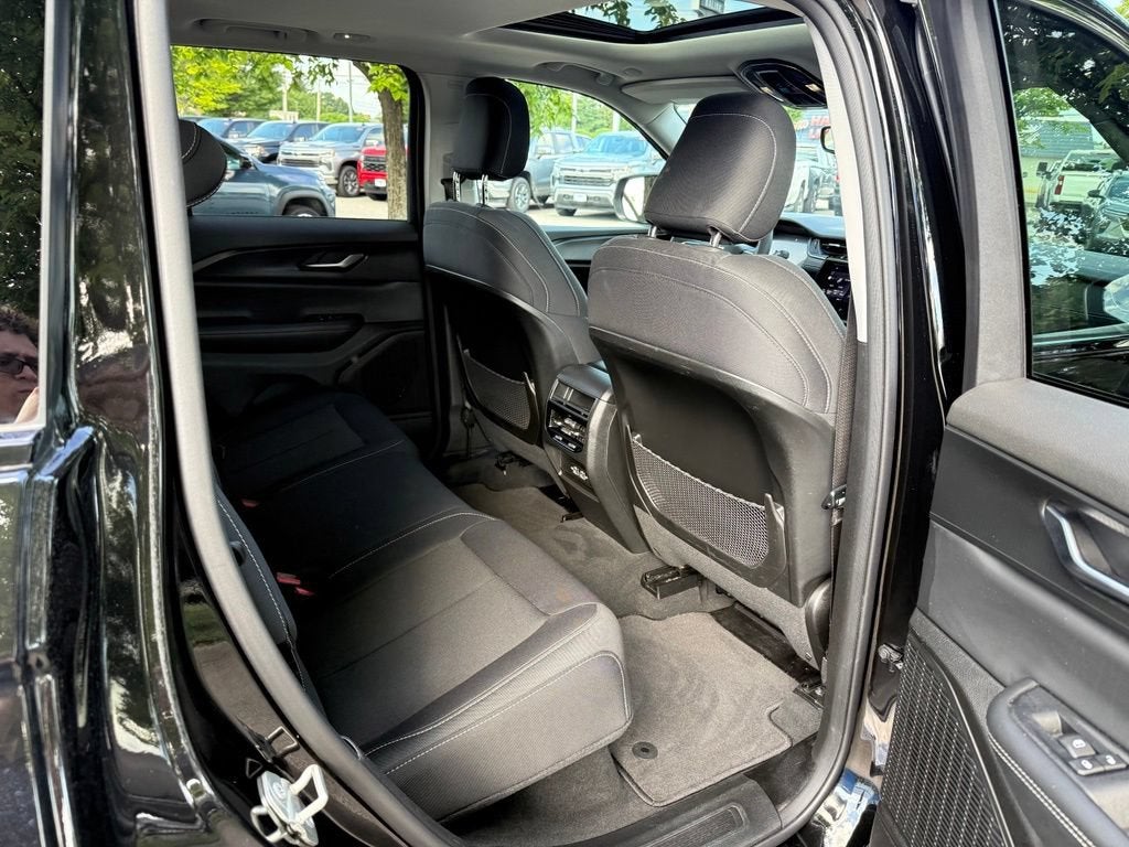 2023 Jeep Grand Cherokee Laredo X