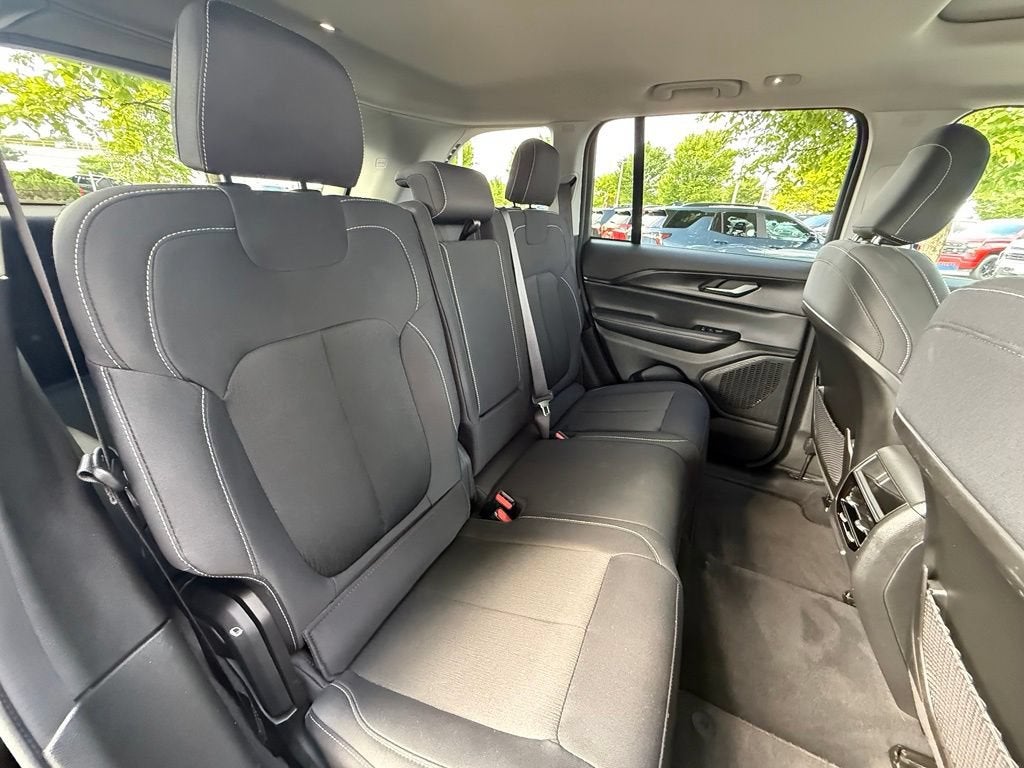 2023 Jeep Grand Cherokee Laredo X