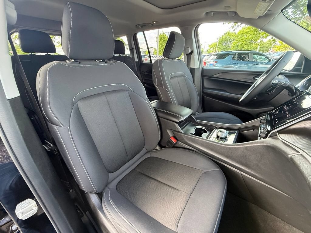 2023 Jeep Grand Cherokee Laredo X