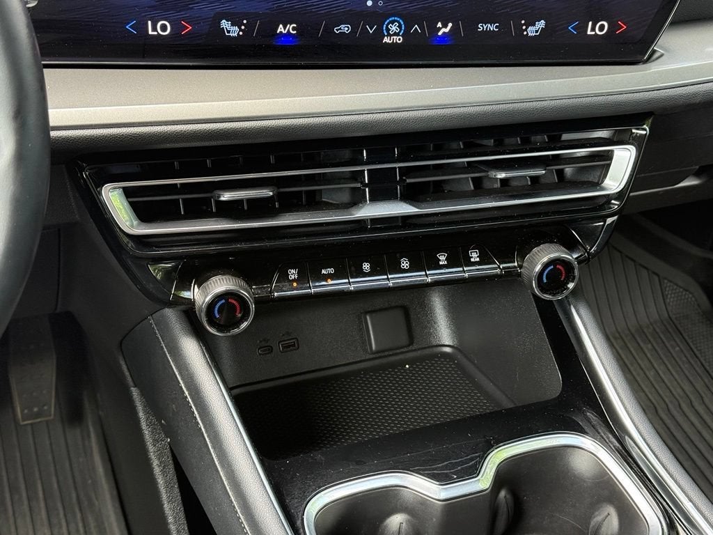 2024 Chevrolet Traverse LS