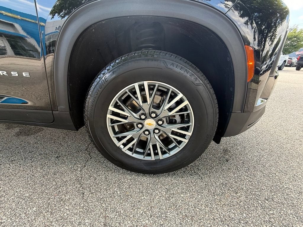 2024 Chevrolet Traverse LS