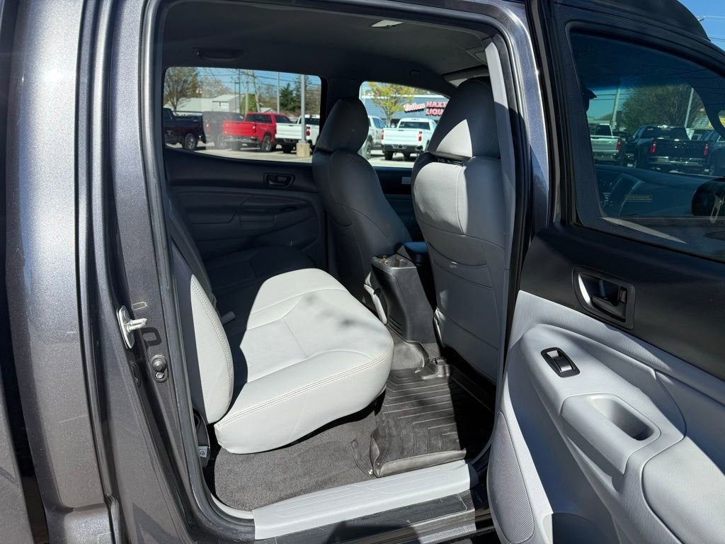 2013 Toyota Tacoma 4WD Double Cab Short Bed V6 Manual (Natl)