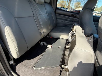 2013 Toyota Tacoma 4WD Double Cab Short Bed V6 Manual (Natl)