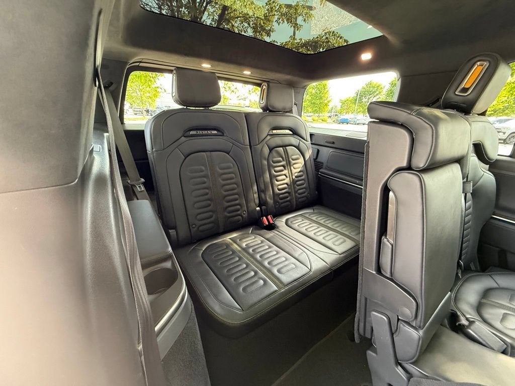 2023 RIVIAN R1S Adventure