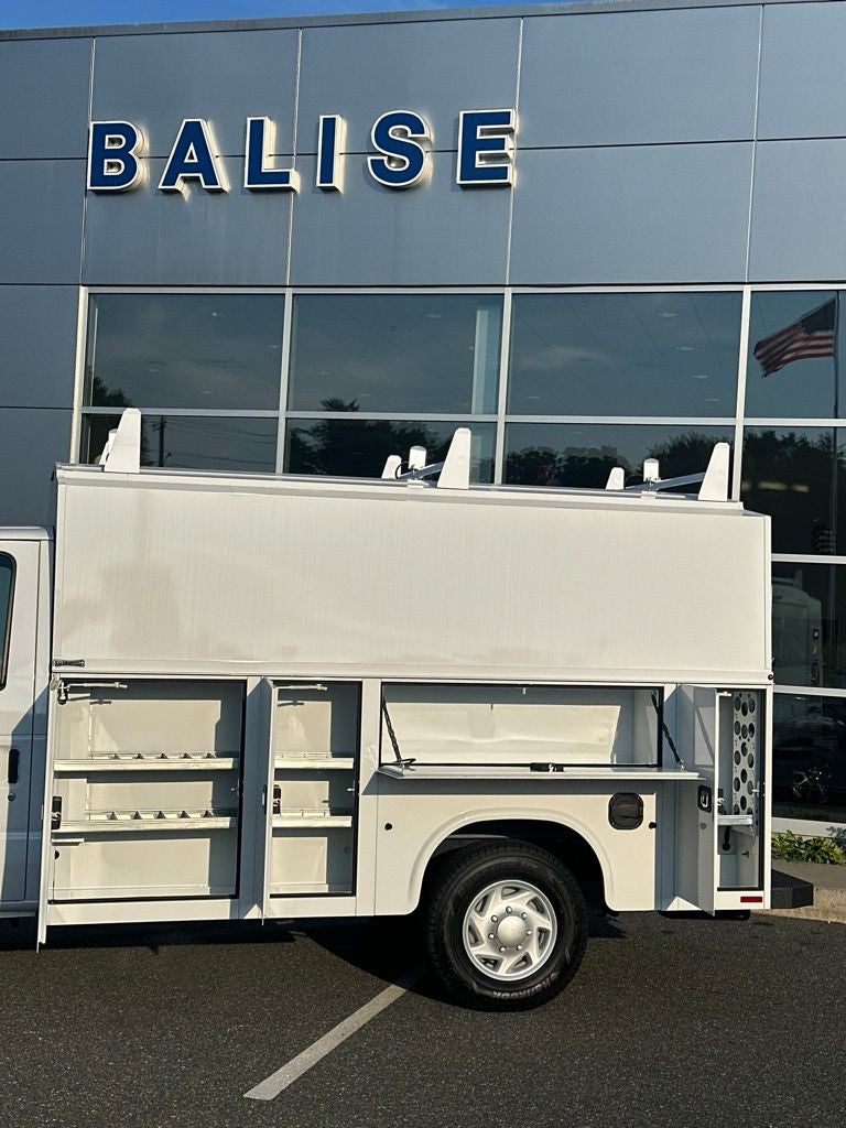 2026 Ford E-350SD Base Cutaway
