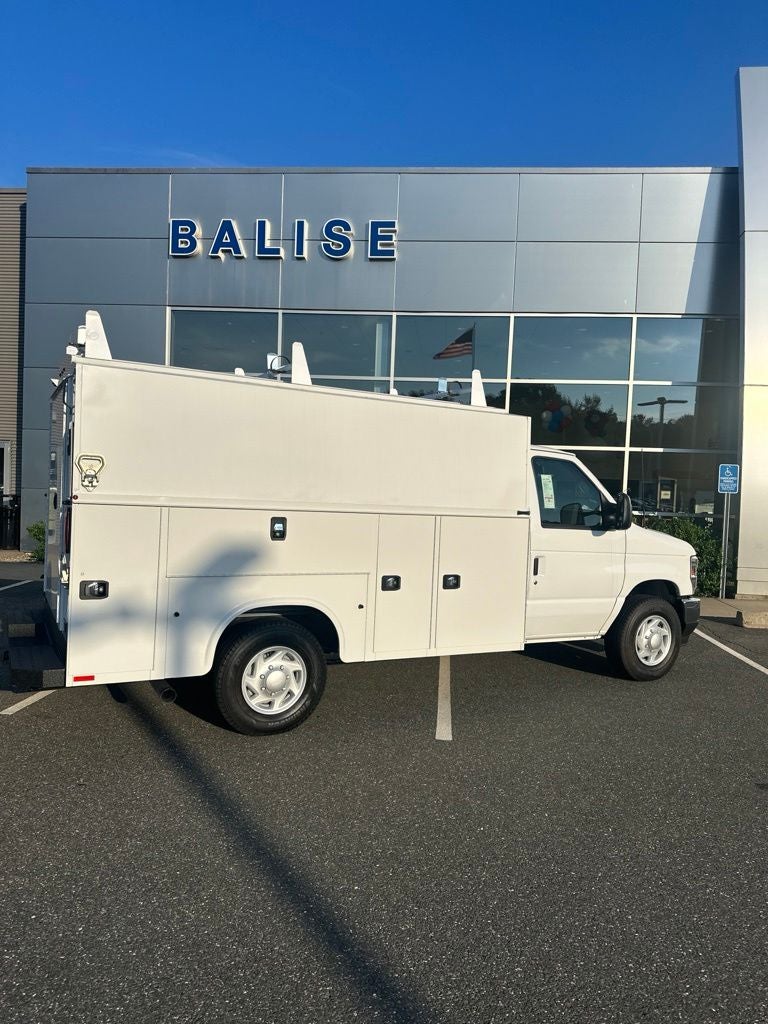2026 Ford E-350SD Base Cutaway