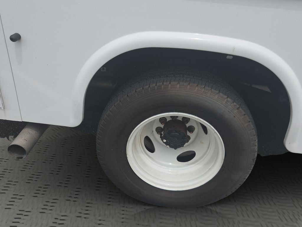2024 Ford E-450SD Base DRW