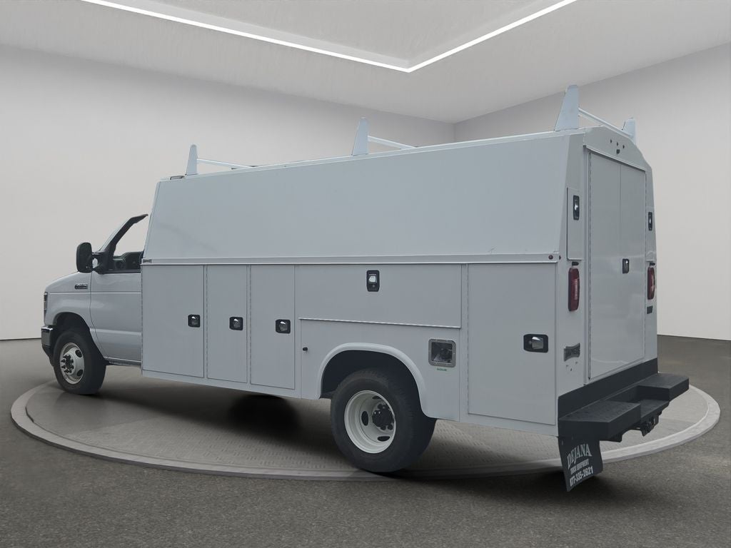 2024 Ford E-450SD Base DRW