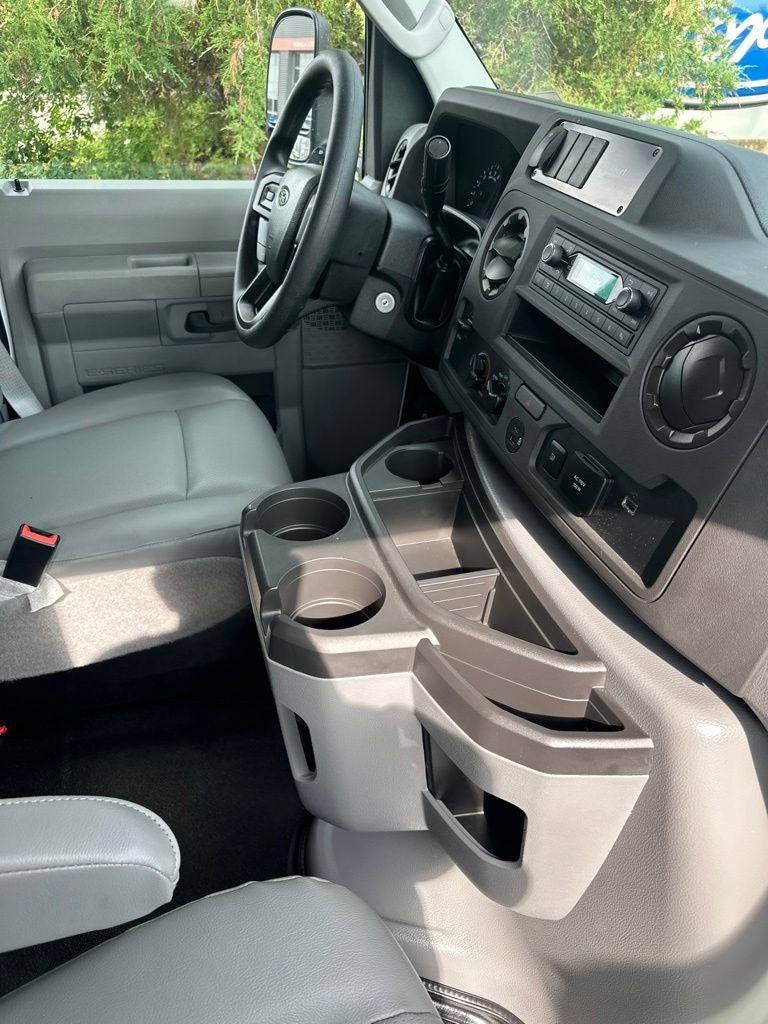 2027 Ford E-450SD Base DRW