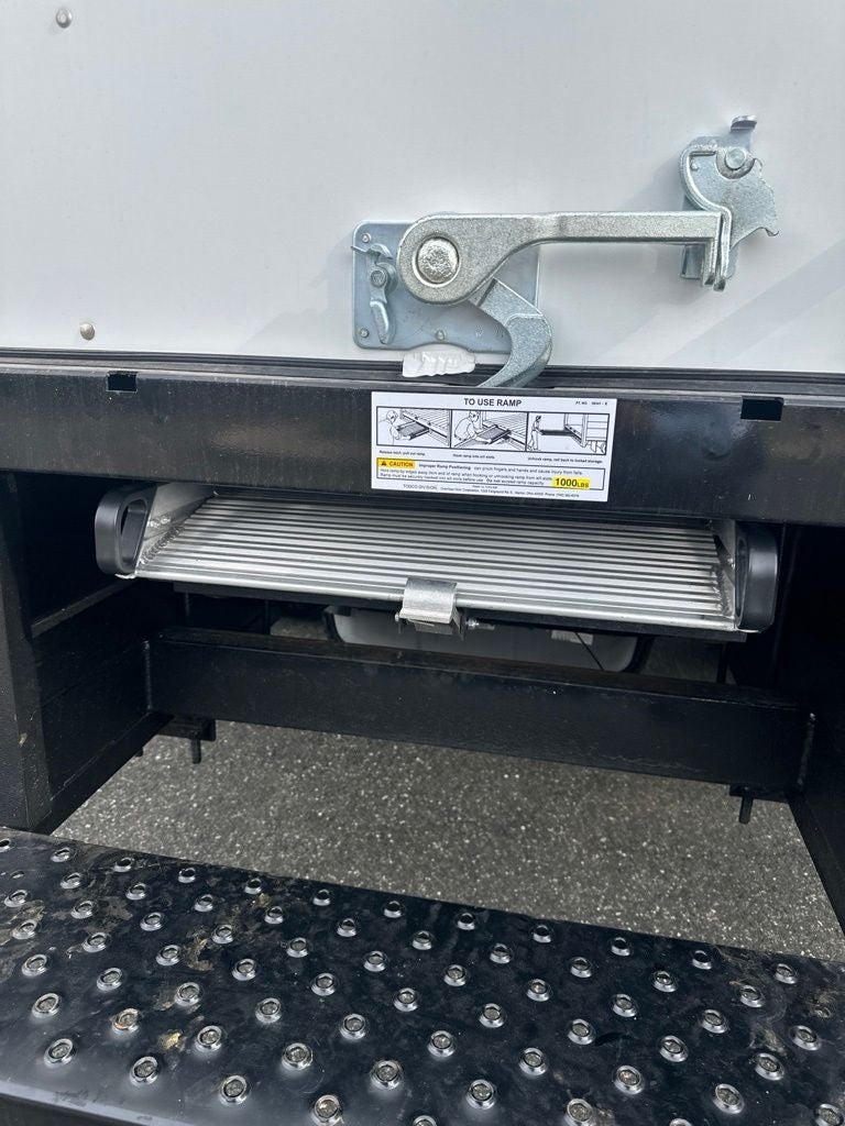2027 Ford E-450SD Base DRW