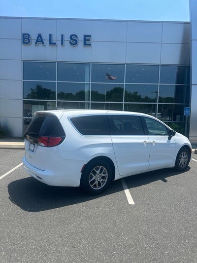 2024 Chrysler Voyager LX