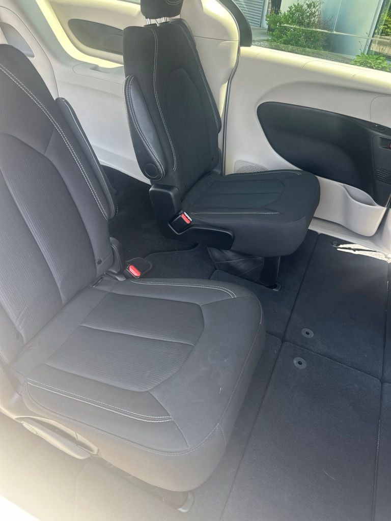 2024 Chrysler Voyager LX