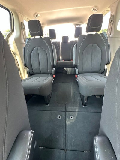 2024 Chrysler Voyager LX