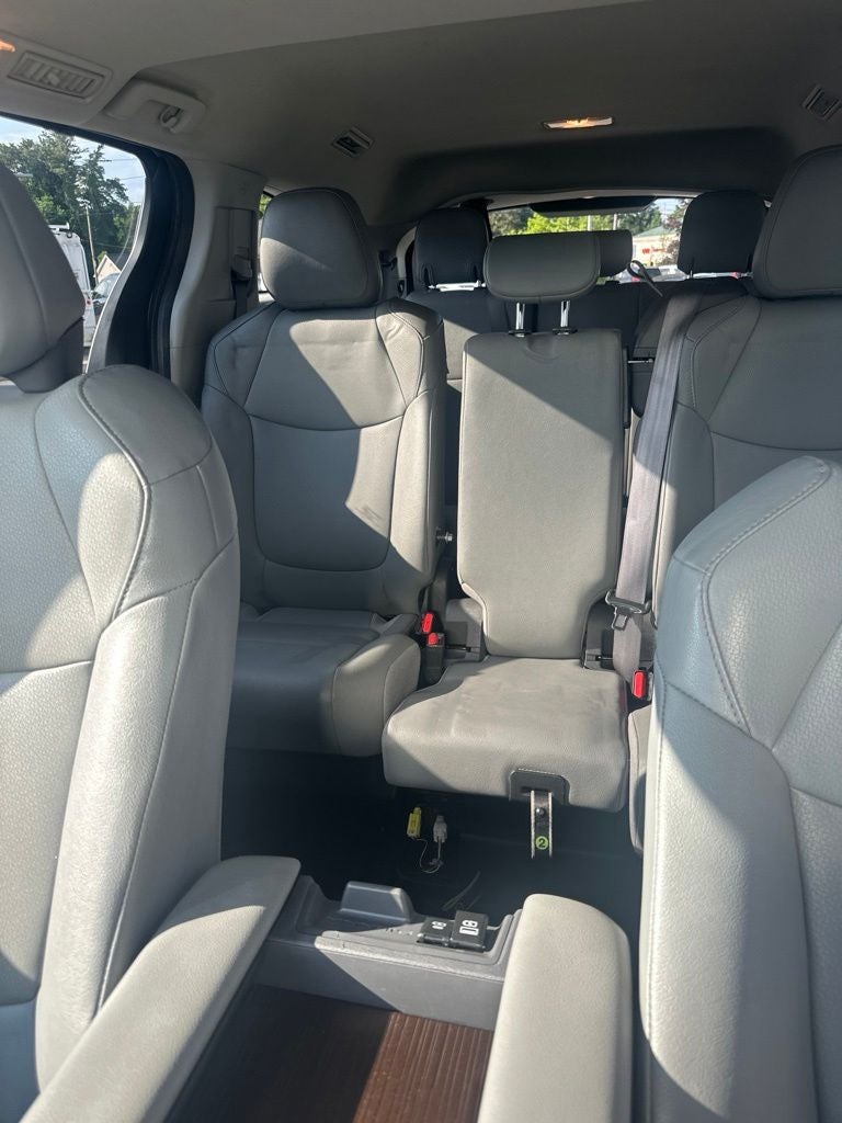 2023 Toyota Sienna XLE 8 Passenger