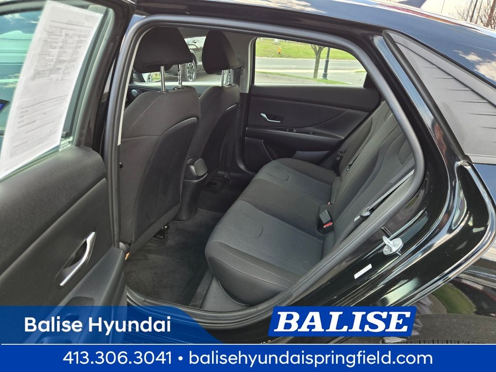 2023 Hyundai Elantra SE