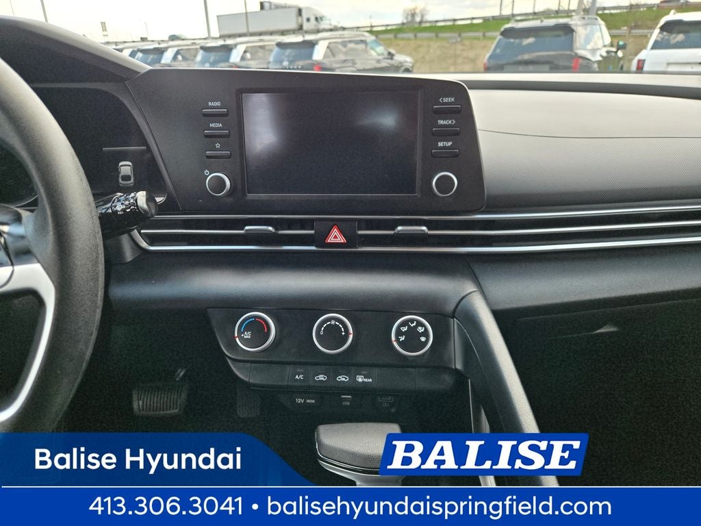 2023 Hyundai Elantra SE