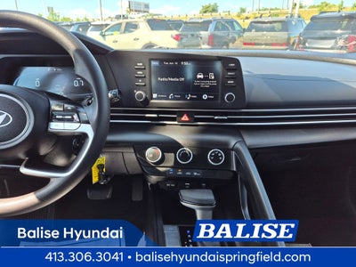 2024 Hyundai Elantra SE