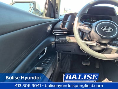 2024 Hyundai Elantra SE