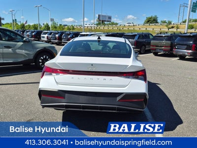 2024 Hyundai Elantra SE