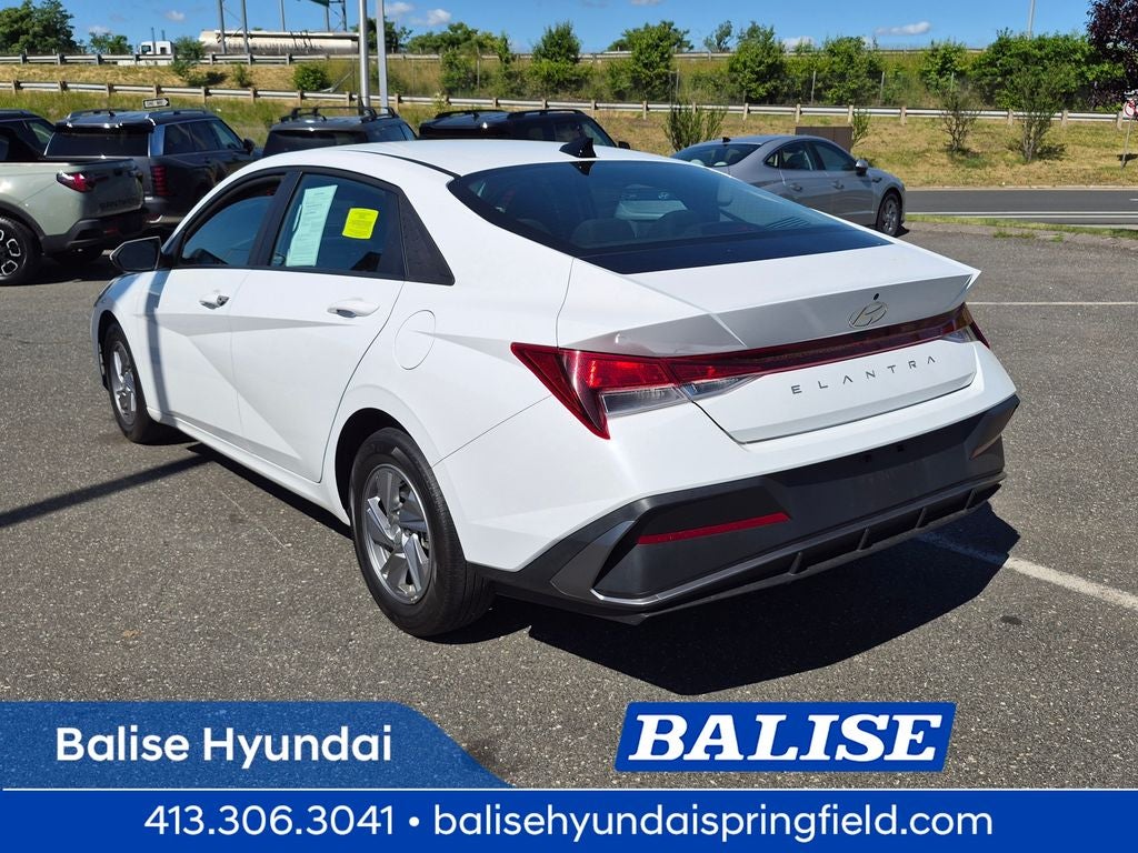2024 Hyundai Elantra SE