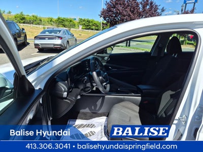 2024 Hyundai Elantra SE