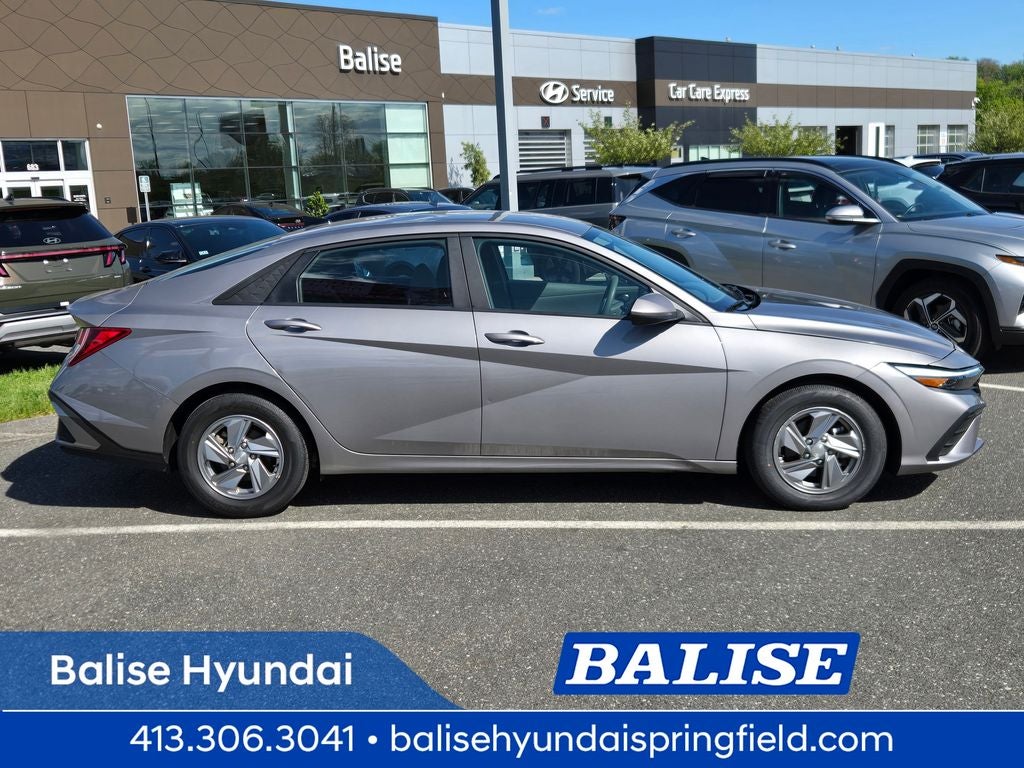 2024 Hyundai Elantra SE