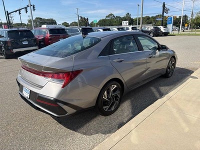 2024 Hyundai Elantra Limited