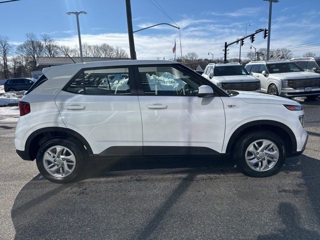2026 Hyundai Venue SE