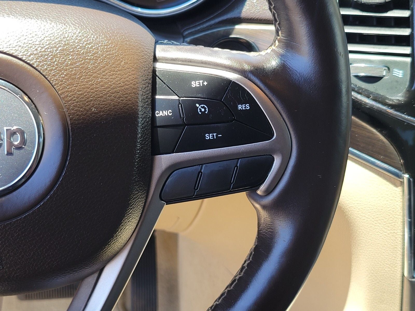 2020 Jeep Grand Cherokee Overland