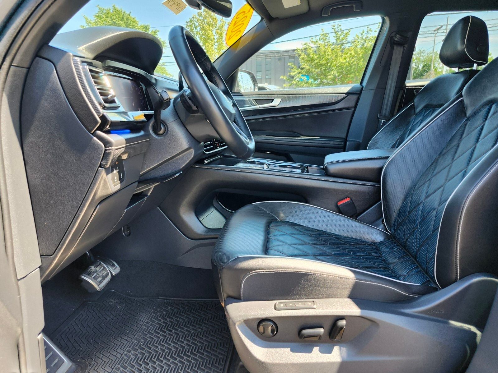 2025 Volkswagen Atlas Cross Sport 2.0T SEL Premium R-Line