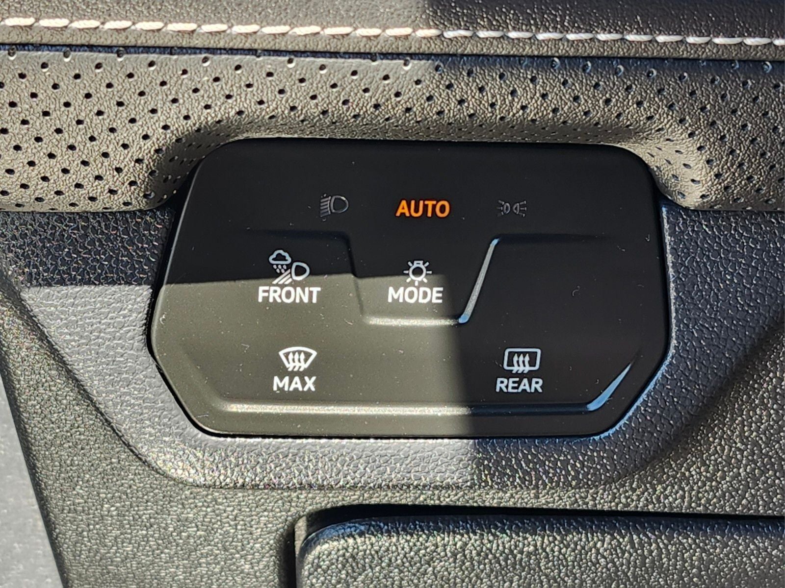 2025 Volkswagen Atlas Cross Sport 2.0T SEL Premium R-Line