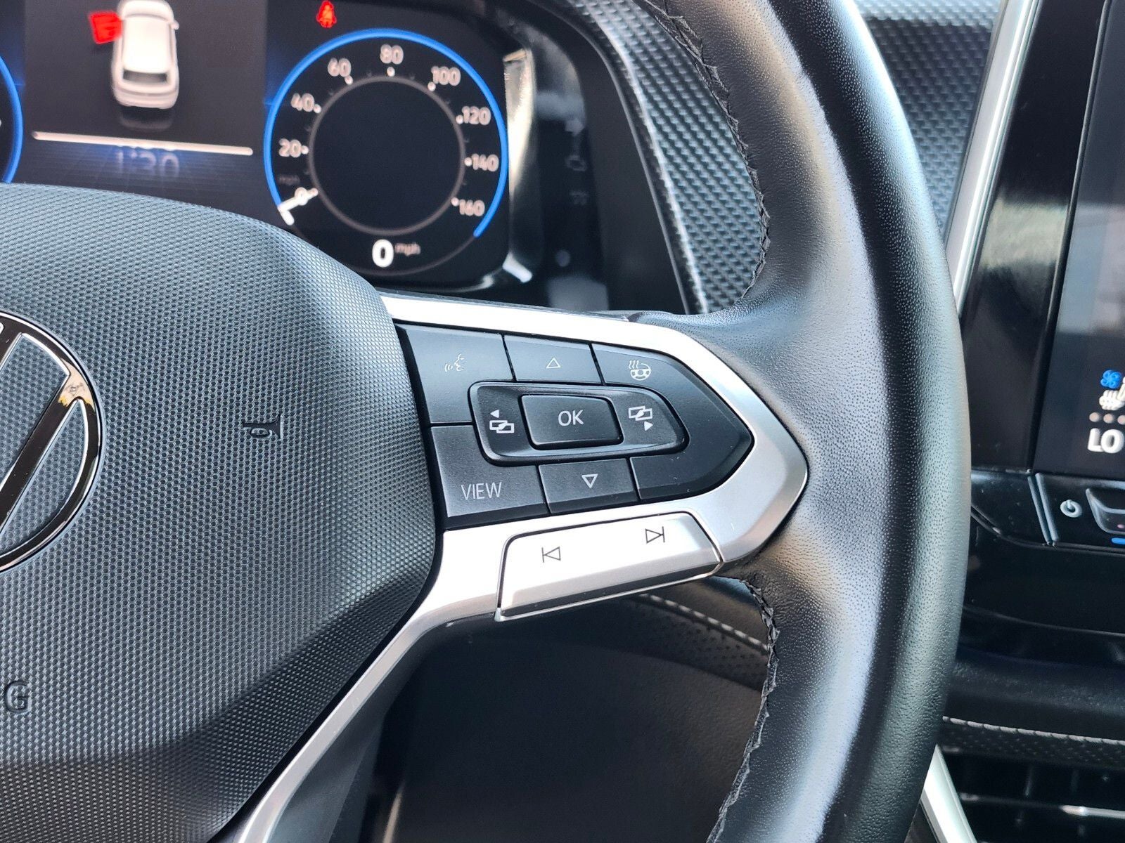 2025 Volkswagen Atlas Cross Sport 2.0T SEL Premium R-Line