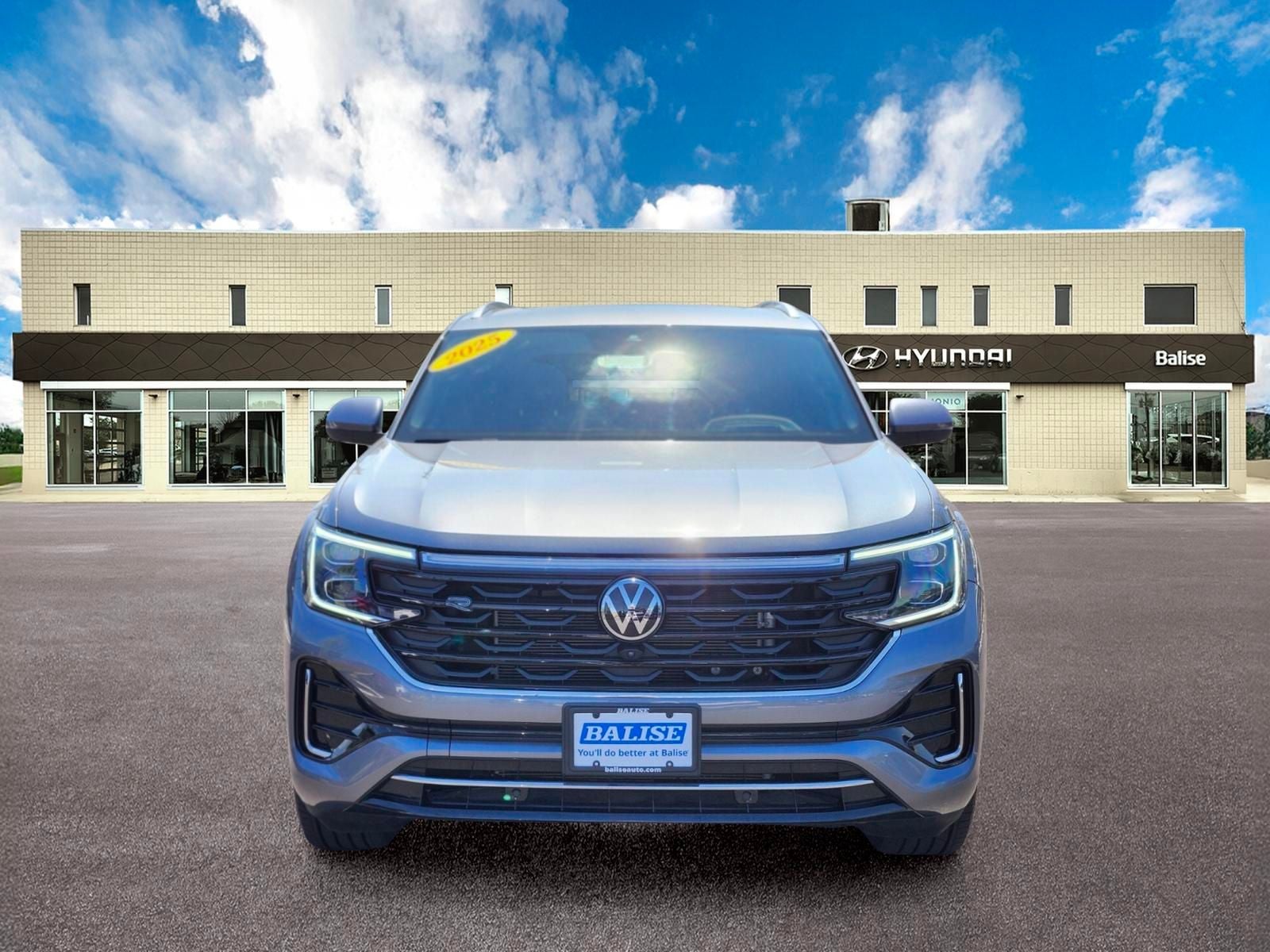 2025 Volkswagen Atlas Cross Sport 2.0T SEL Premium R-Line