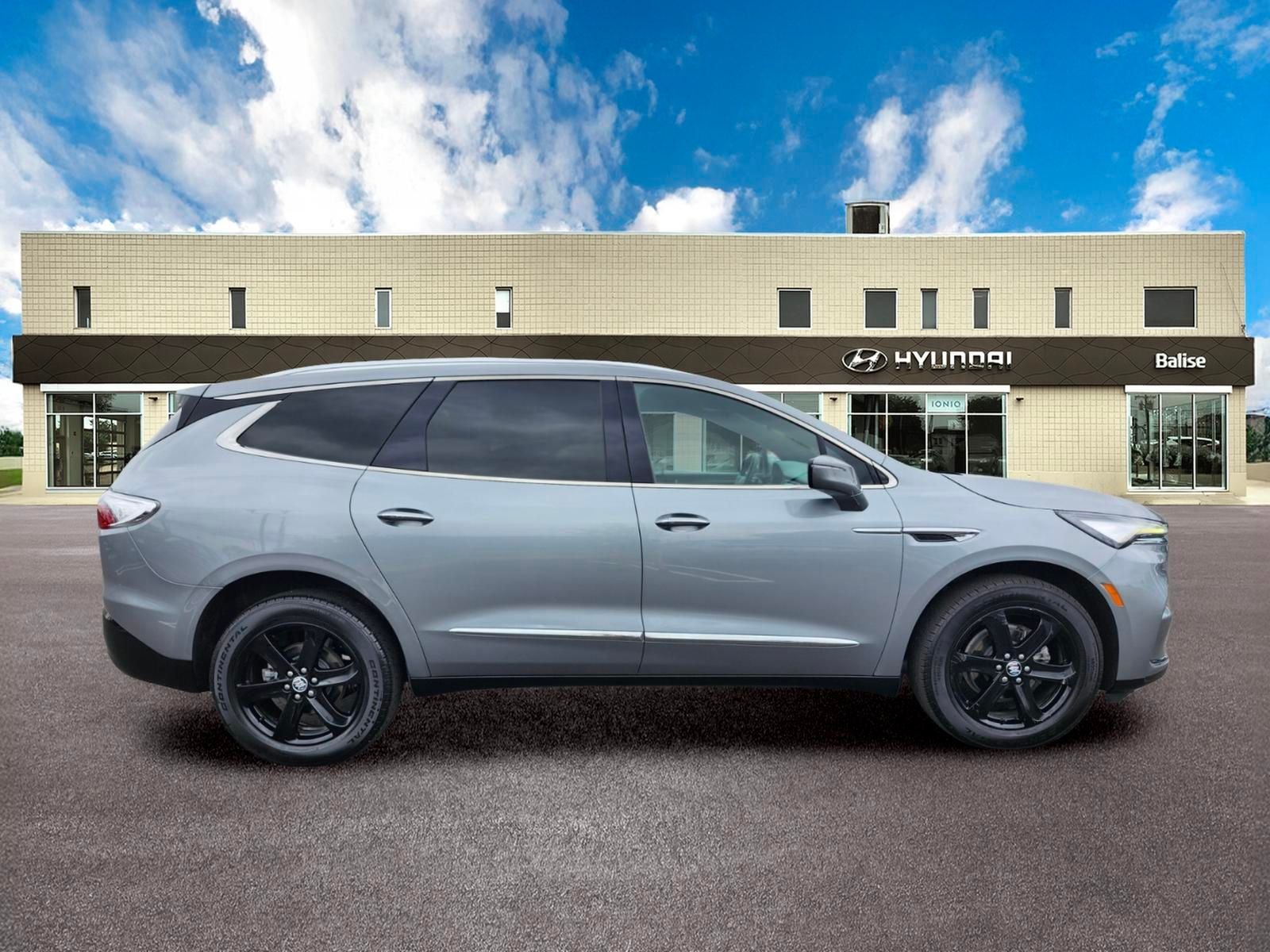 2023 Buick Enclave Essence