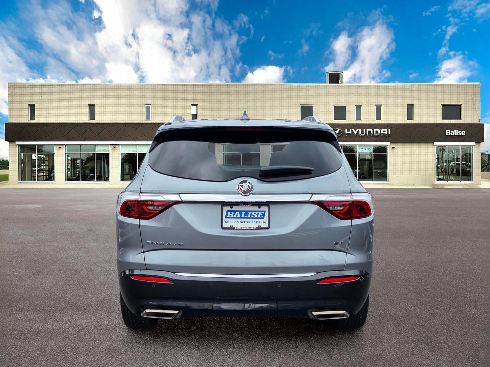 2023 Buick Enclave Essence