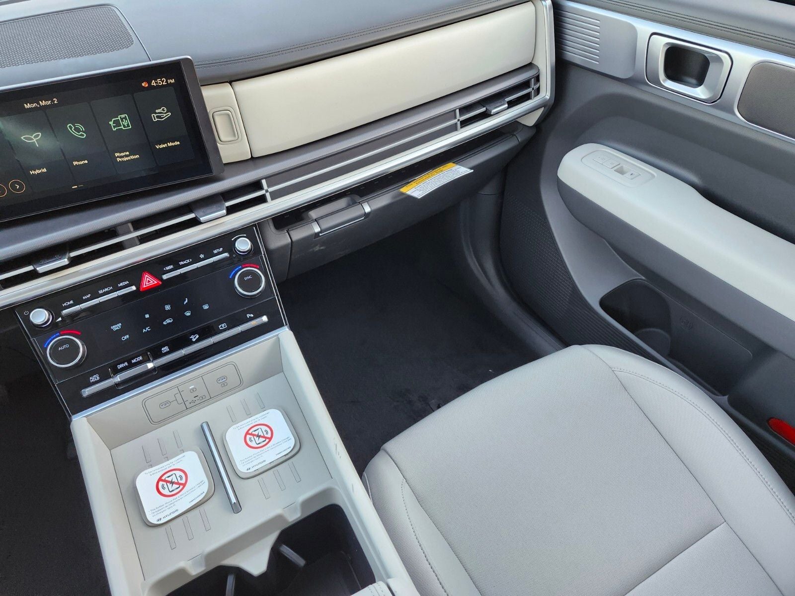 2026 Hyundai Santa Fe Hybrid SE