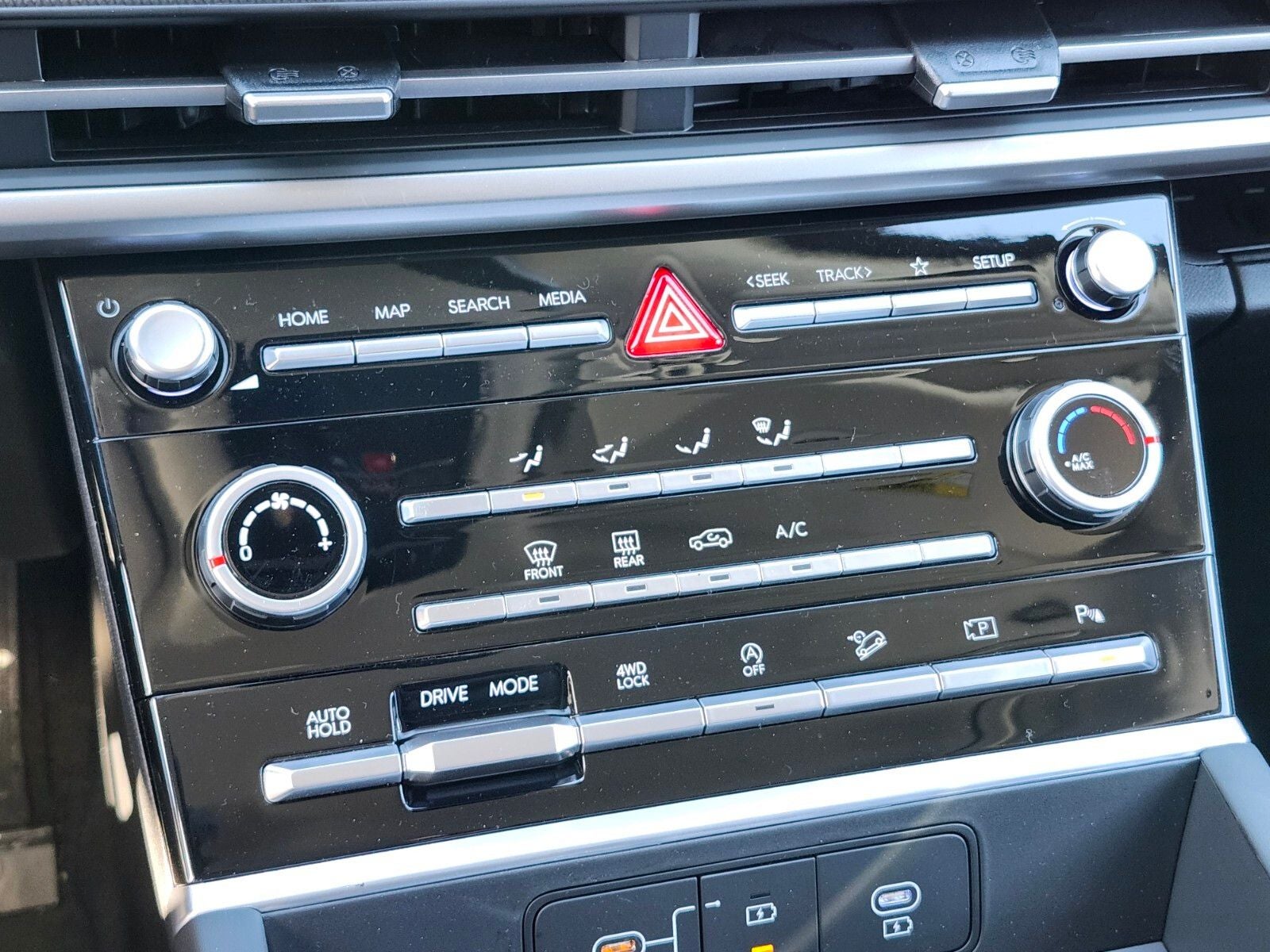 2026 Hyundai Santa Fe SE