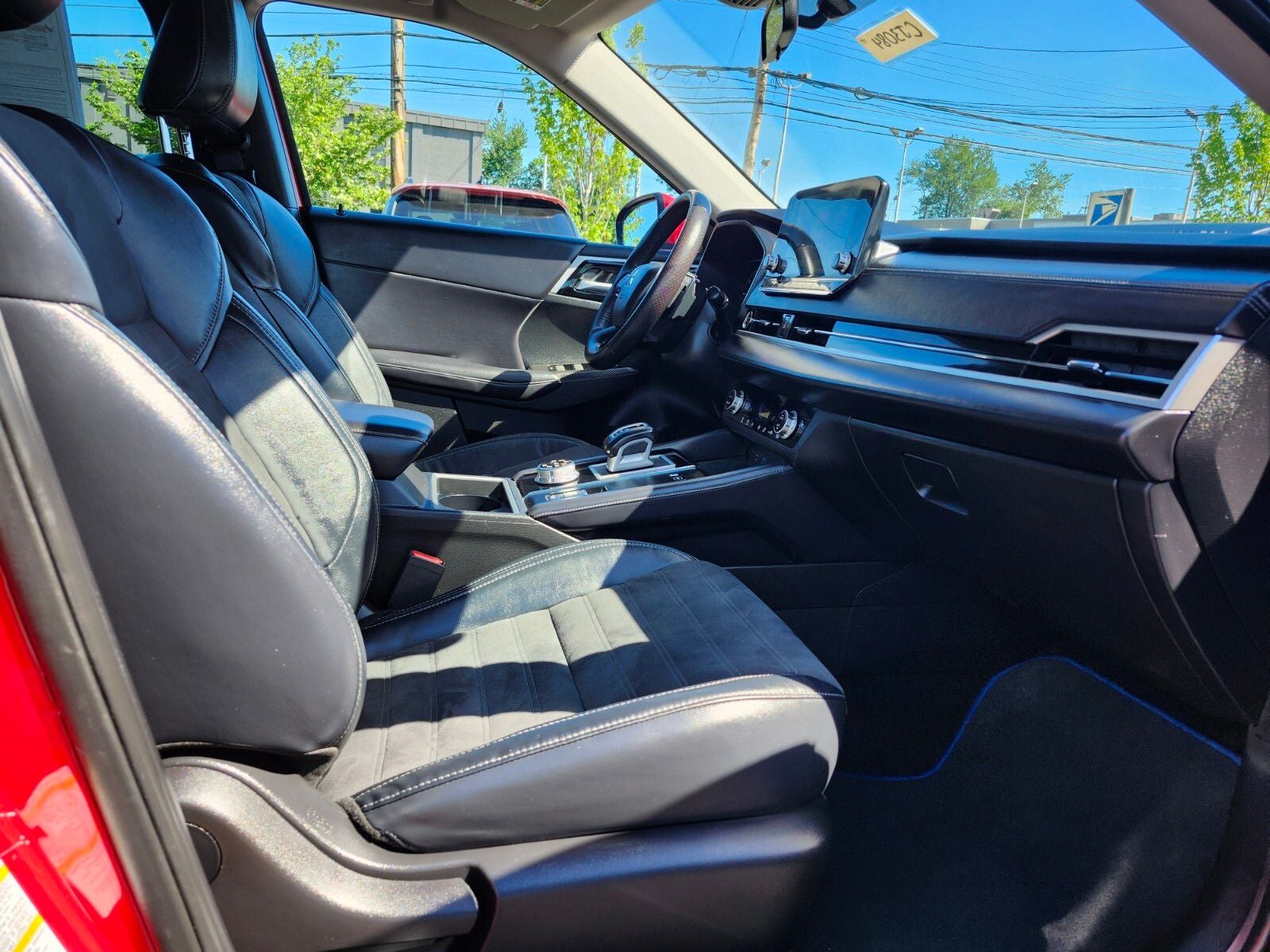2023 Mitsubishi Outlander PHEV SE