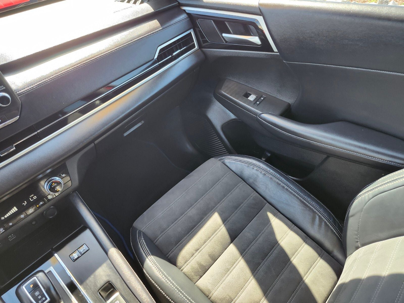 2023 Mitsubishi Outlander PHEV SE