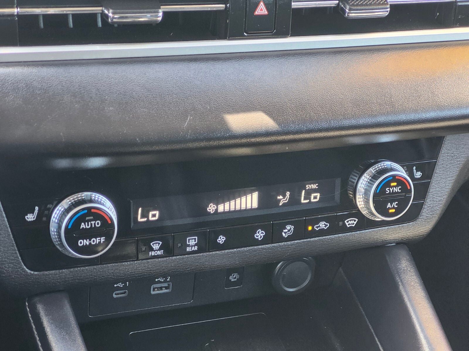 2023 Mitsubishi Outlander PHEV SE