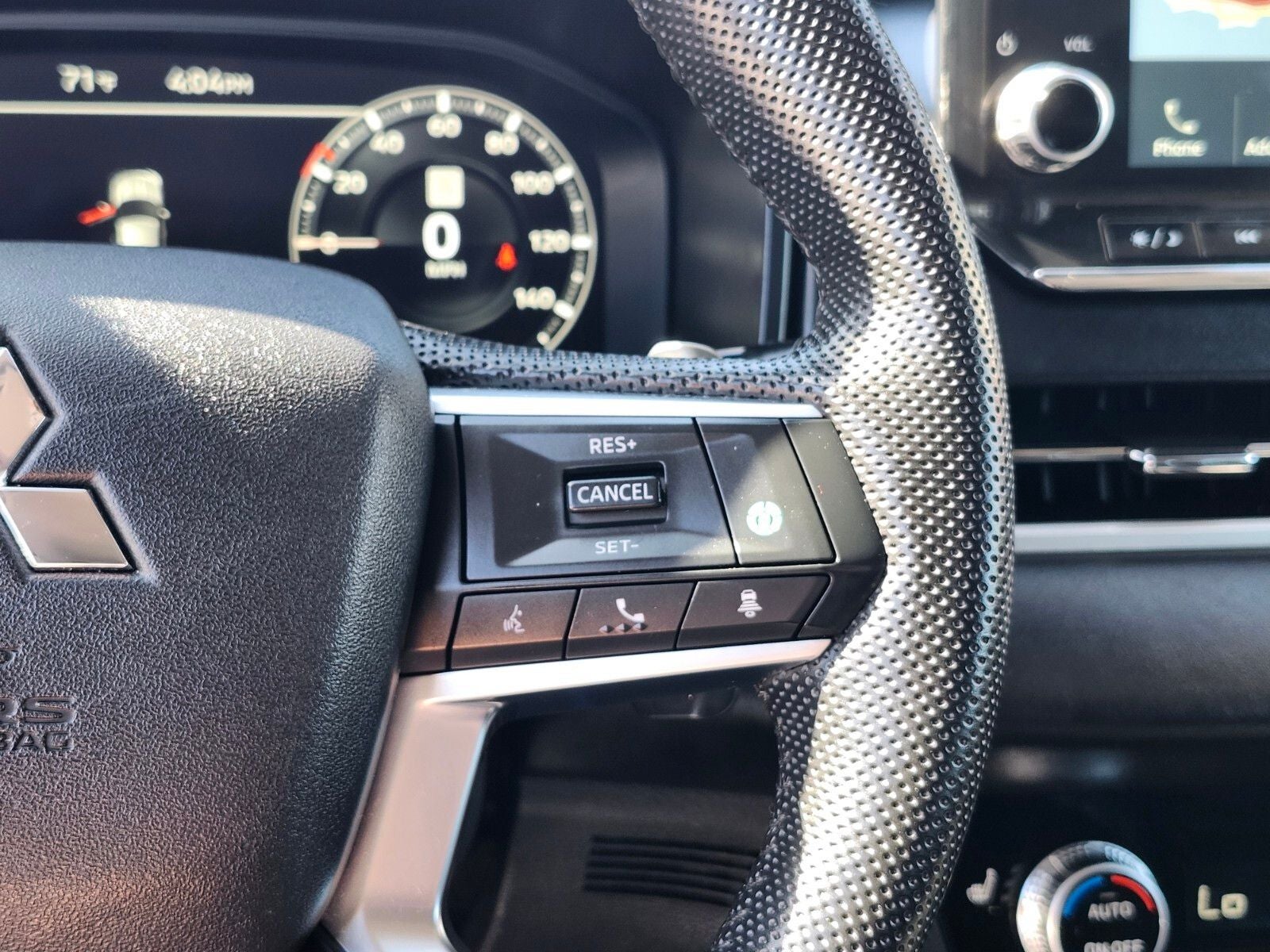 2023 Mitsubishi Outlander PHEV SE