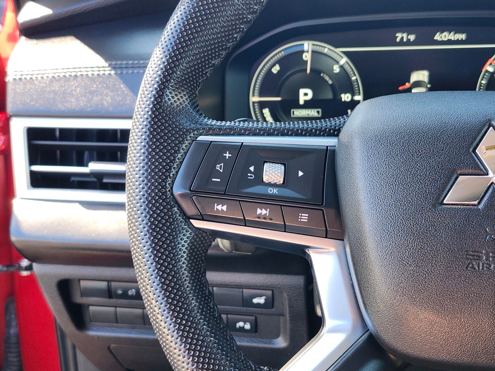 2023 Mitsubishi Outlander PHEV SE