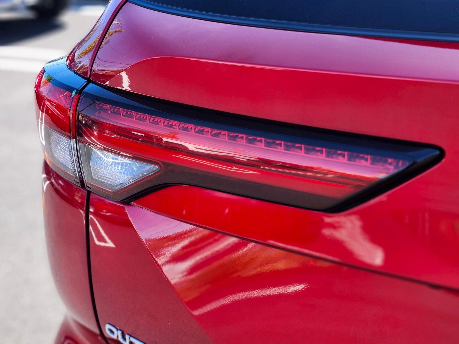 2023 Mitsubishi Outlander PHEV SE