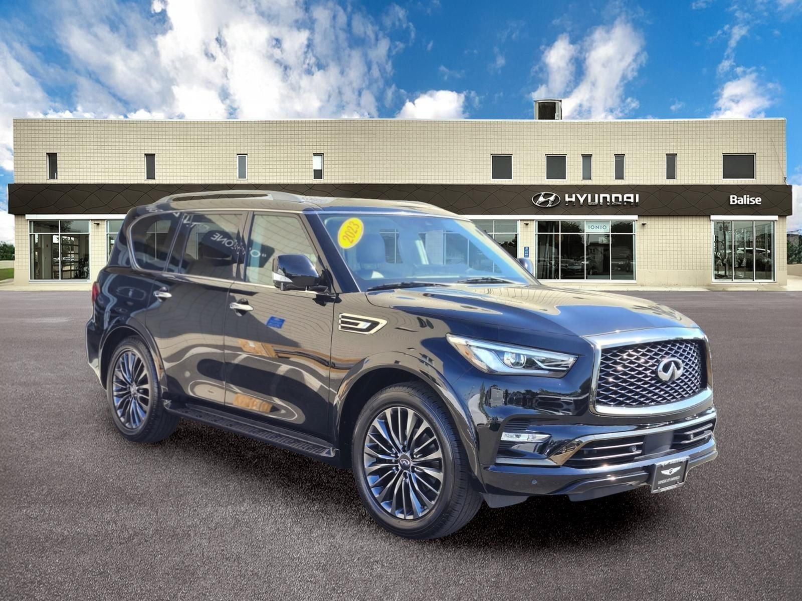 2023 INFINITI QX80 Premium Select