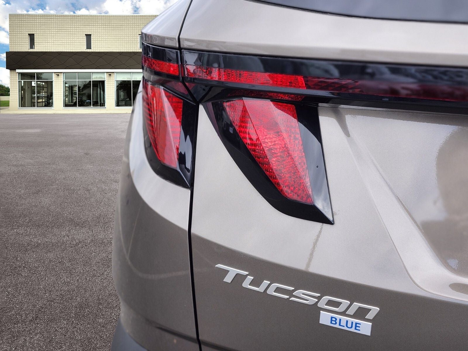 2026 Hyundai Tucson Hybrid Blue SE