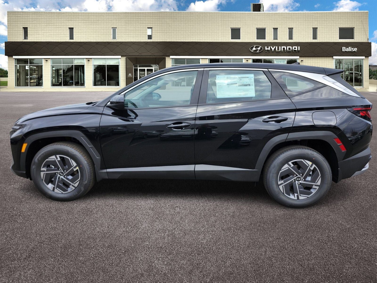 2026 Hyundai Tucson Hybrid Blue SE