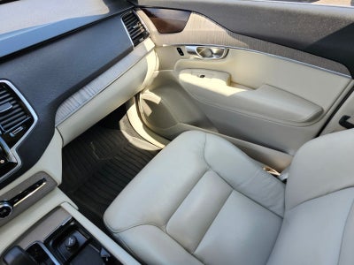 2025 Volvo XC90 Plug-In Hybrid T8 Plus 6 Passenger