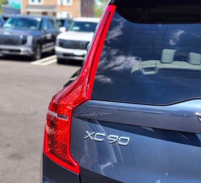 2025 Volvo XC90 Plug-In Hybrid T8 Plus 6 Passenger