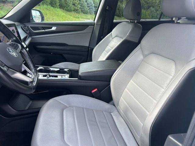 2024 Volkswagen Atlas Cross Sport 2.0T SEL R-Line